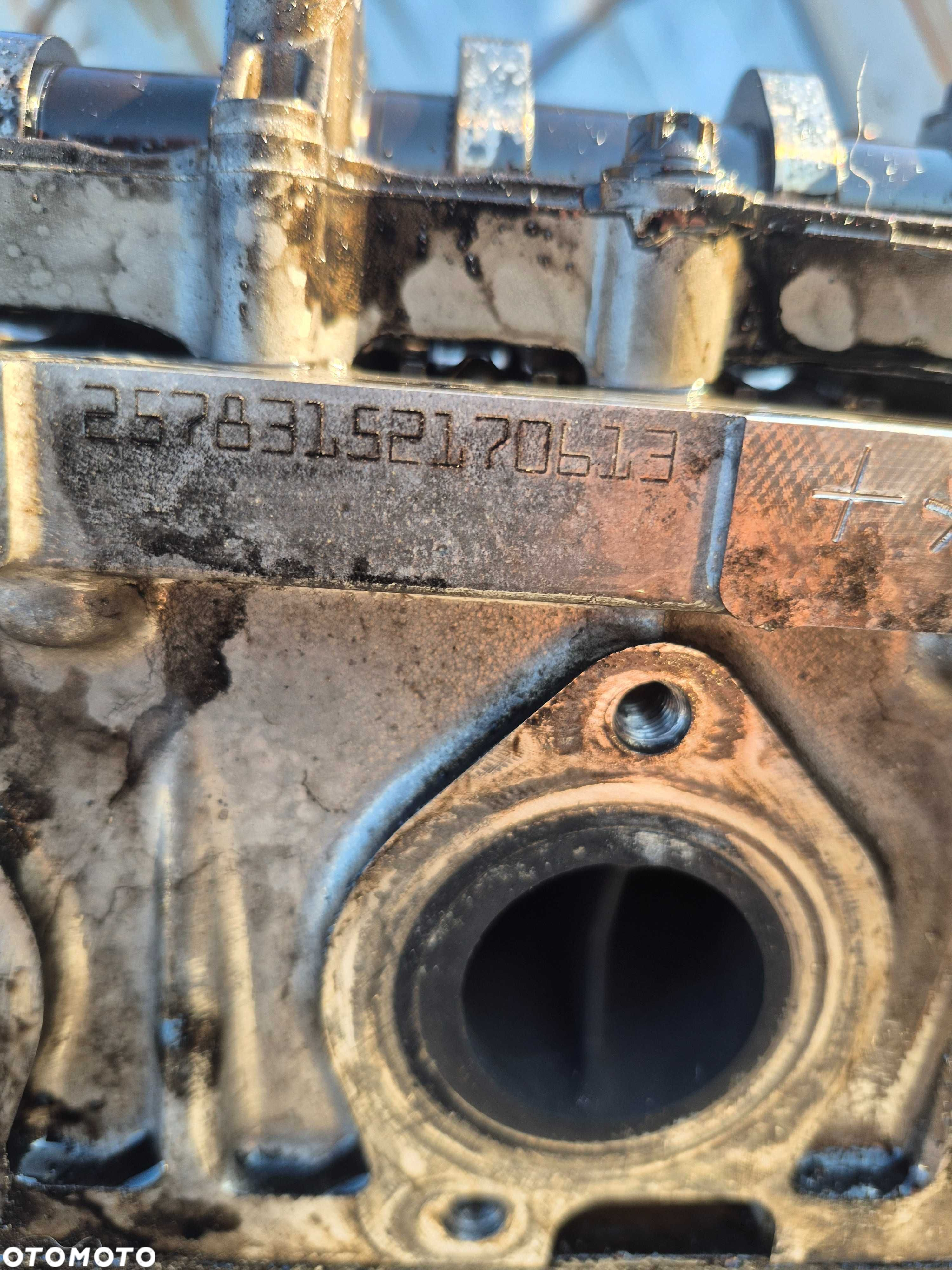 głowica silnika bmw n57 d30c d30b 7812.929 kompletna wałki - 4