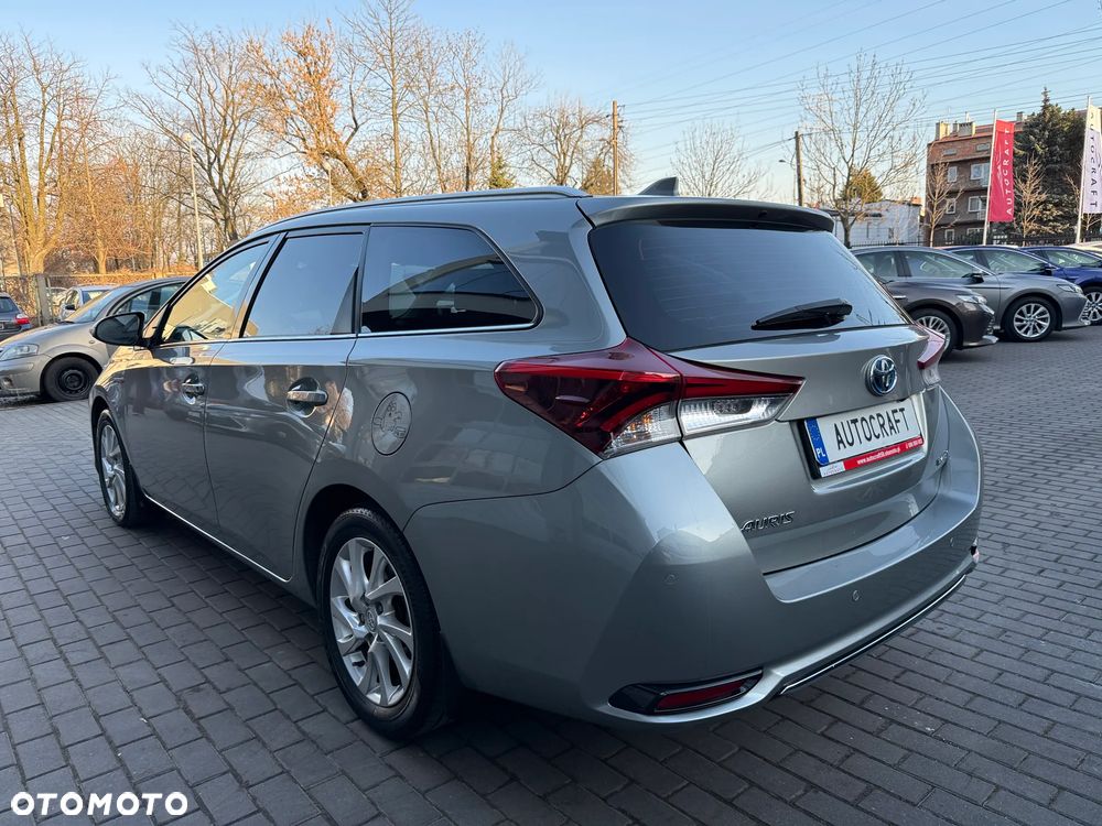 Toyota Auris Hybrid 135 Comfort - 27