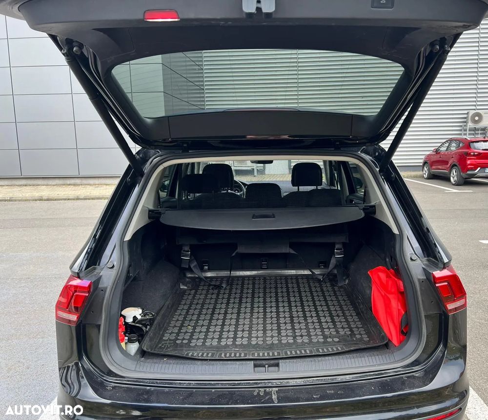 Volkswagen Tiguan - 8