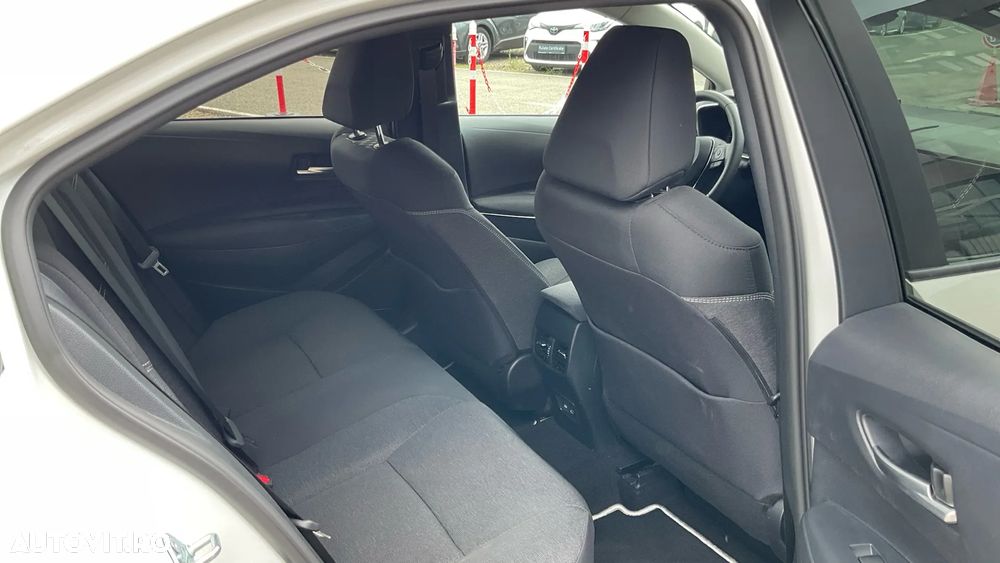 Toyota Corolla 1.8 HSD Dynamic - 8