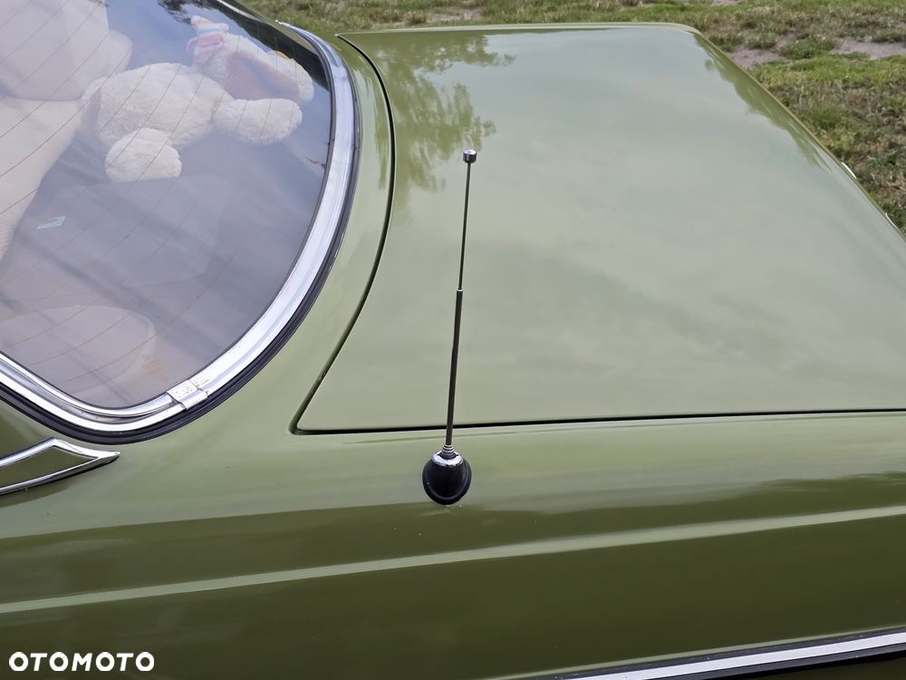 Mercedes-Benz W123 - 17