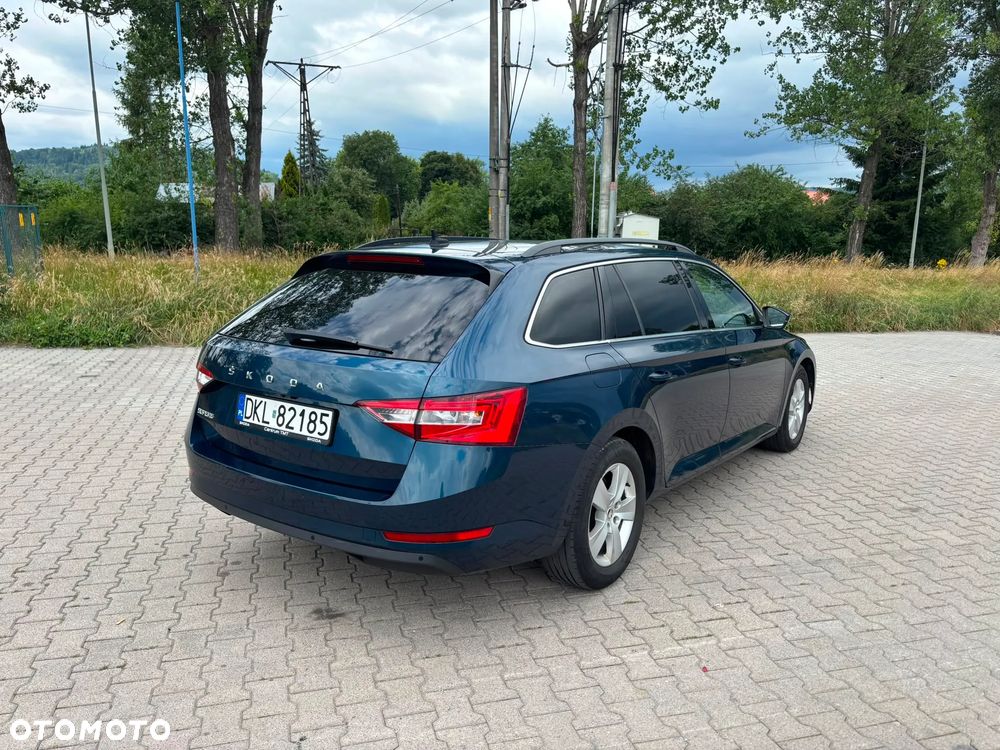 Skoda Superb 2.0 TDI SCR Ambition DSG - 4