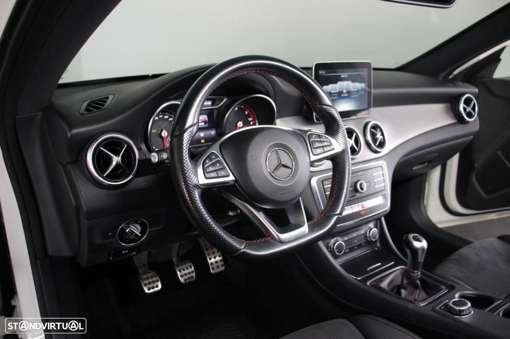 Mercedes-Benz CLA 180 d Shooting Brake AMG Line - 7