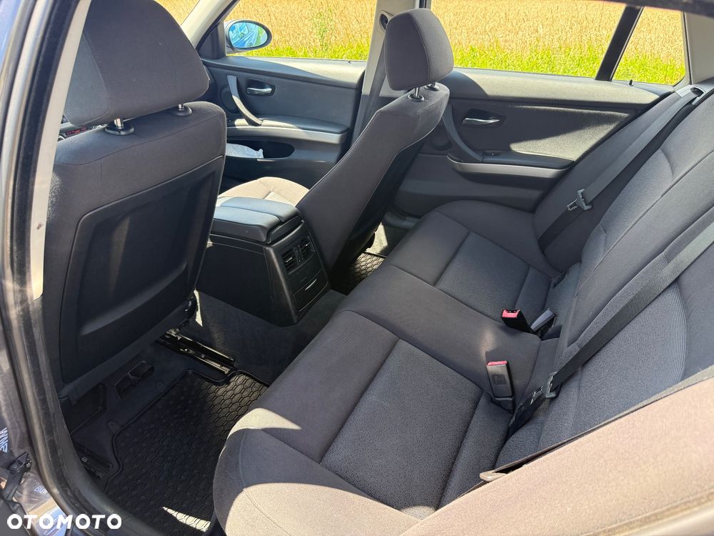 BMW Seria 3 320d - 9