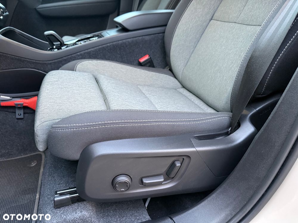 Volvo XC 40 B4 B DKG Plus Dark - 25