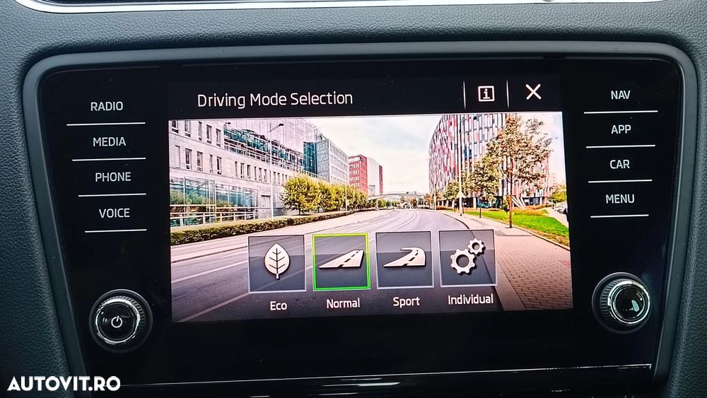 Skoda Octavia 2.0 TDI DSG Soleil - 25