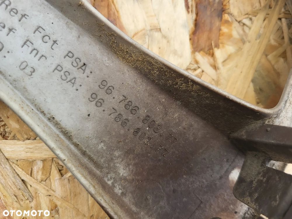 Kołpak Peugeot 208 15" - 9