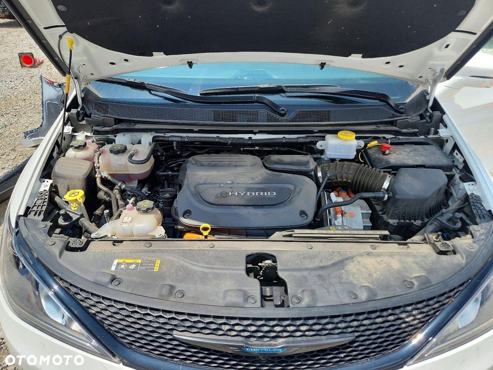 Chrysler Pacifica - 12