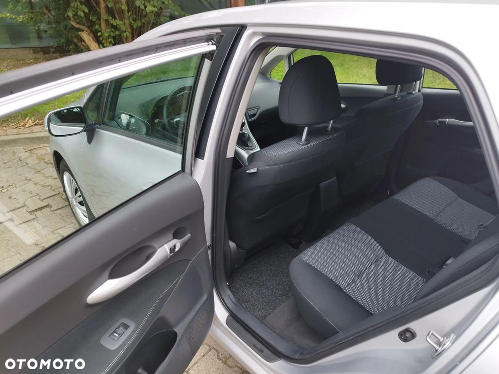 Toyota Auris 1.33 VVT-i Terra - 19