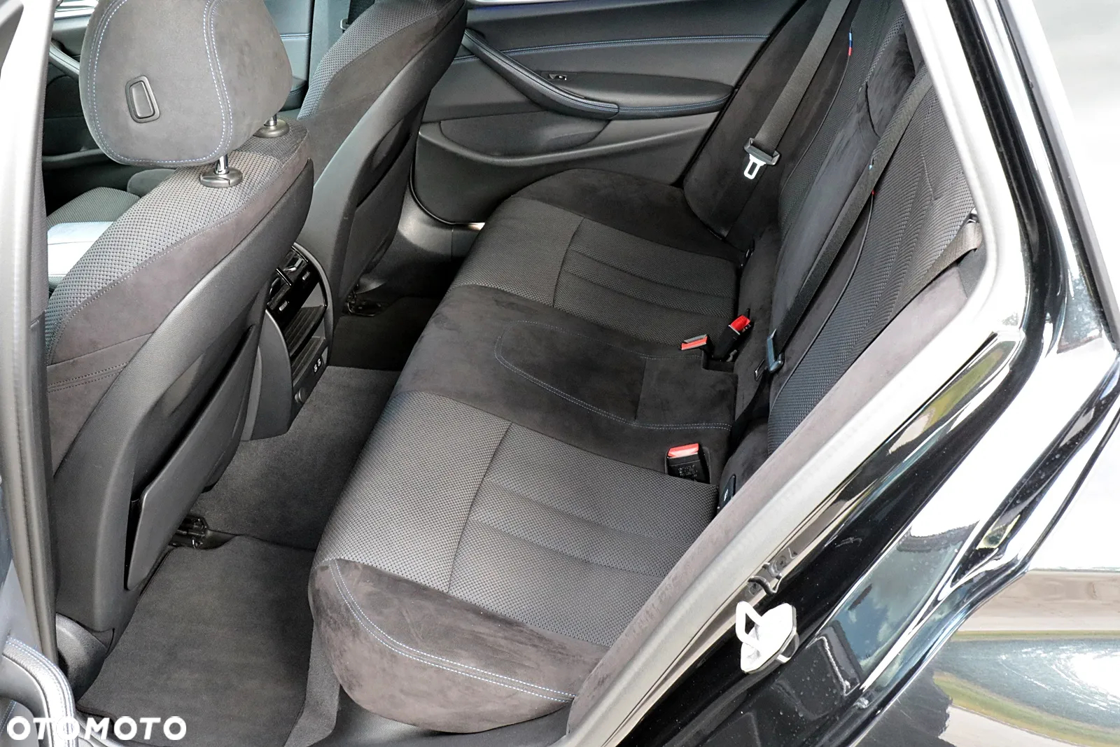 BMW Seria 5 520d Touring M Sport Edition - 26