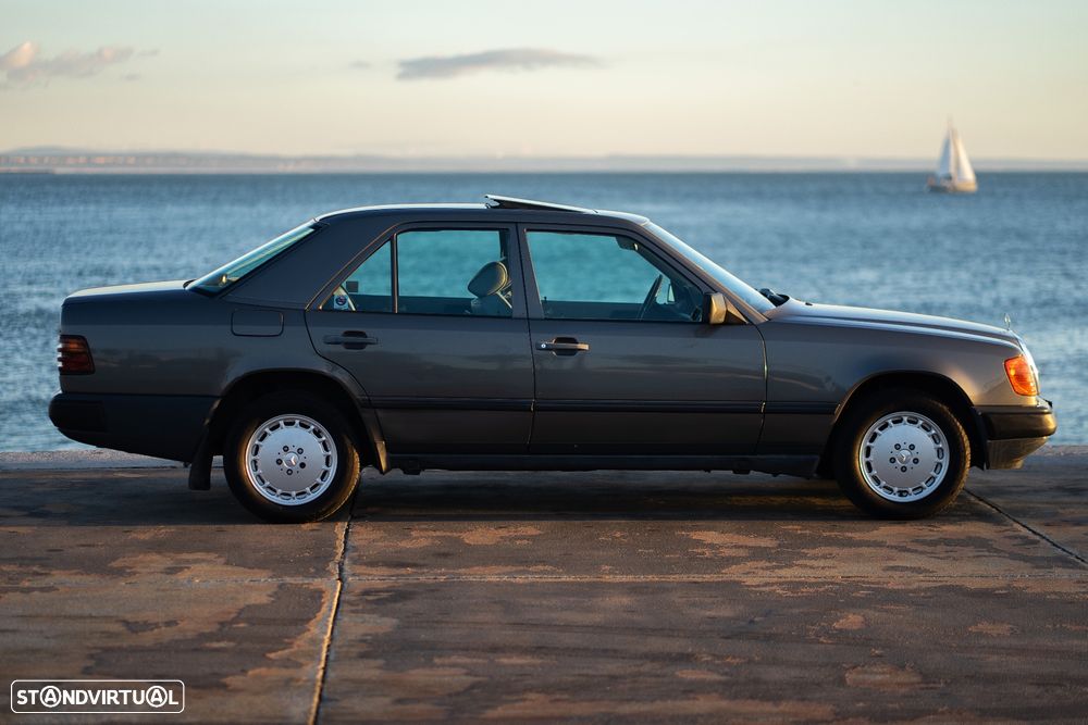 Mercedes-Benz W124 (1984-1997) 300 D Turbo - 4