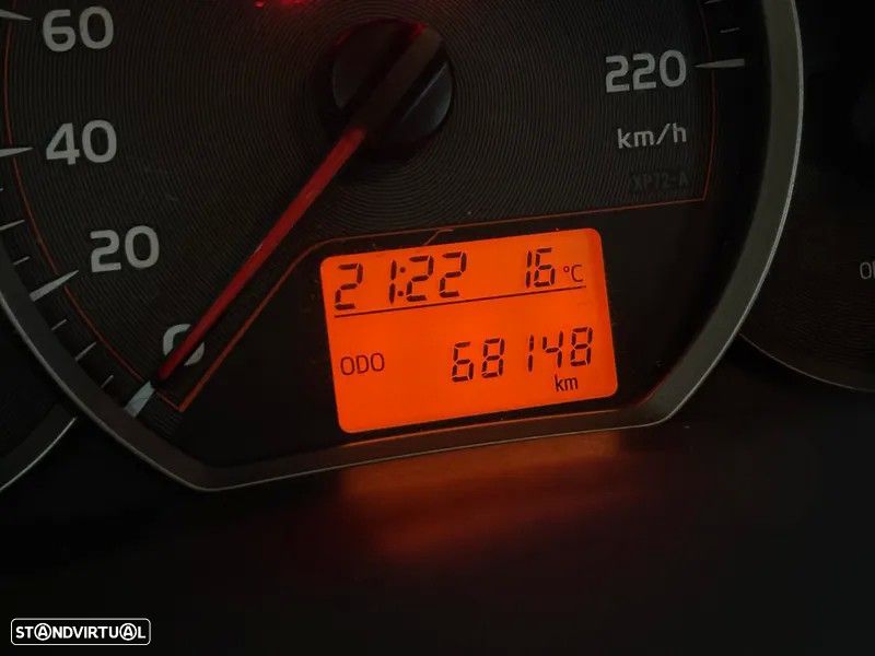 Toyota Yaris 1.4 D-4D ACtive - 13