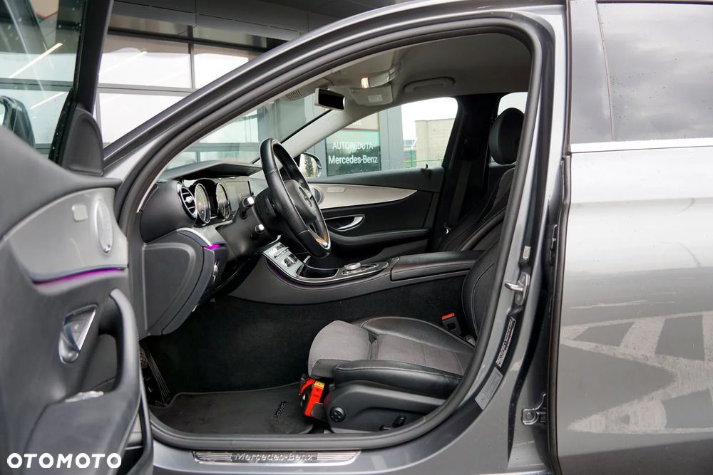 Mercedes-Benz Klasa E 220 d 4-Matic 9G-TRONIC - 15