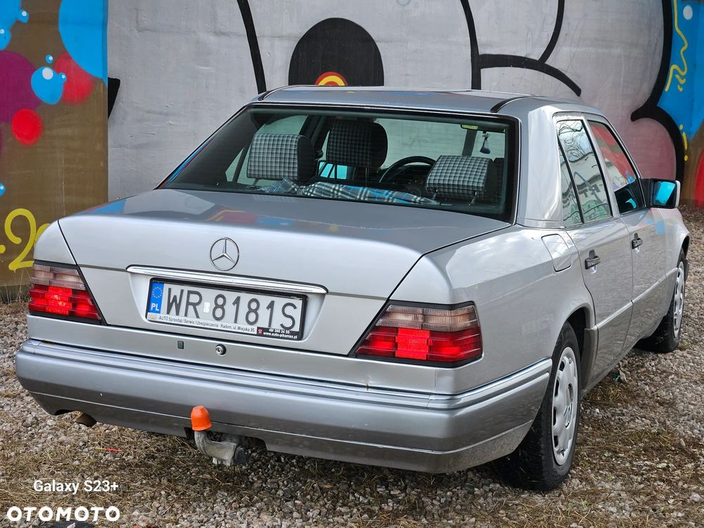 Mercedes-Benz W124 1994 photo 4