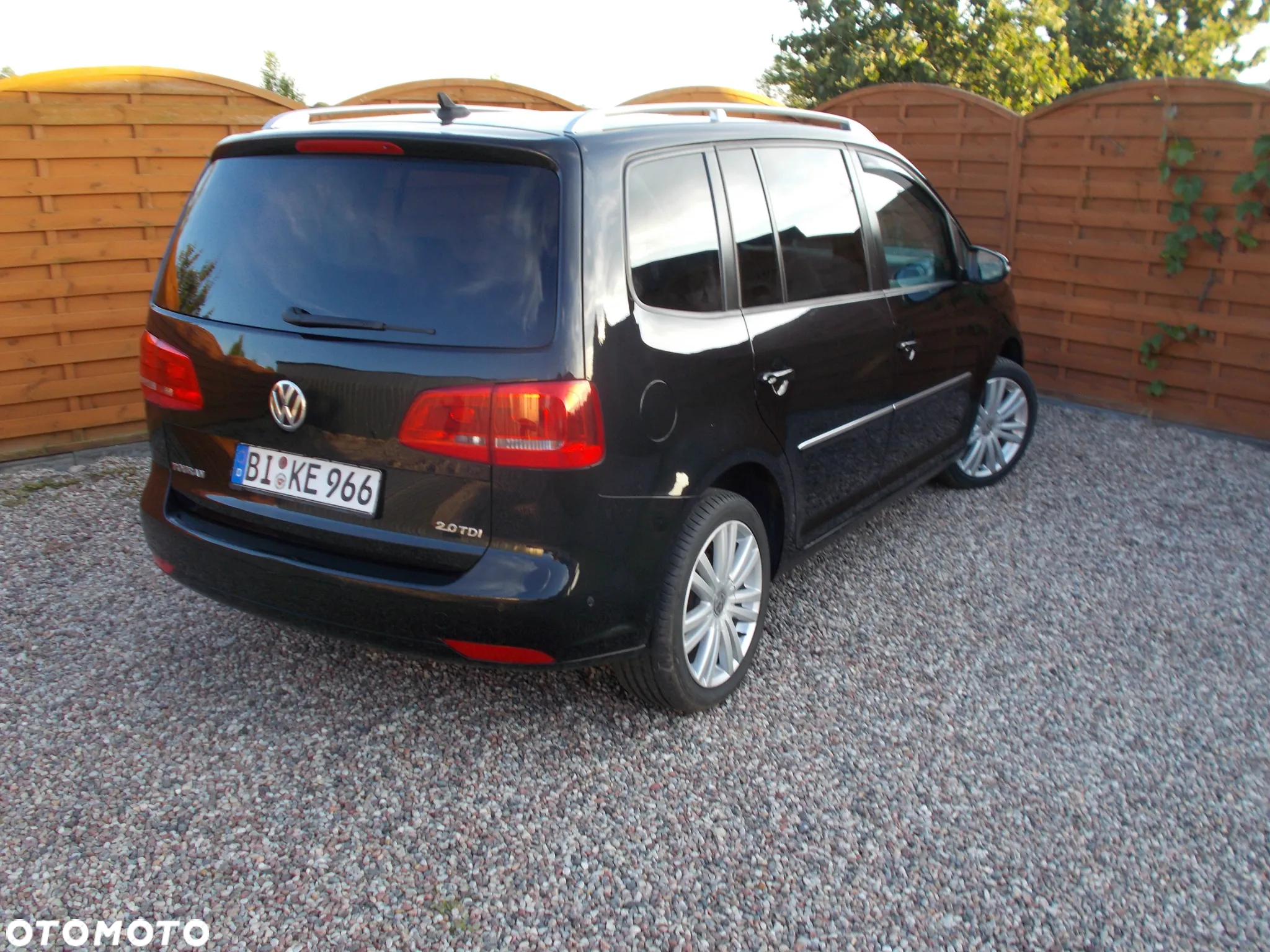 Volkswagen Touran 2.0 TDI Highline - 4