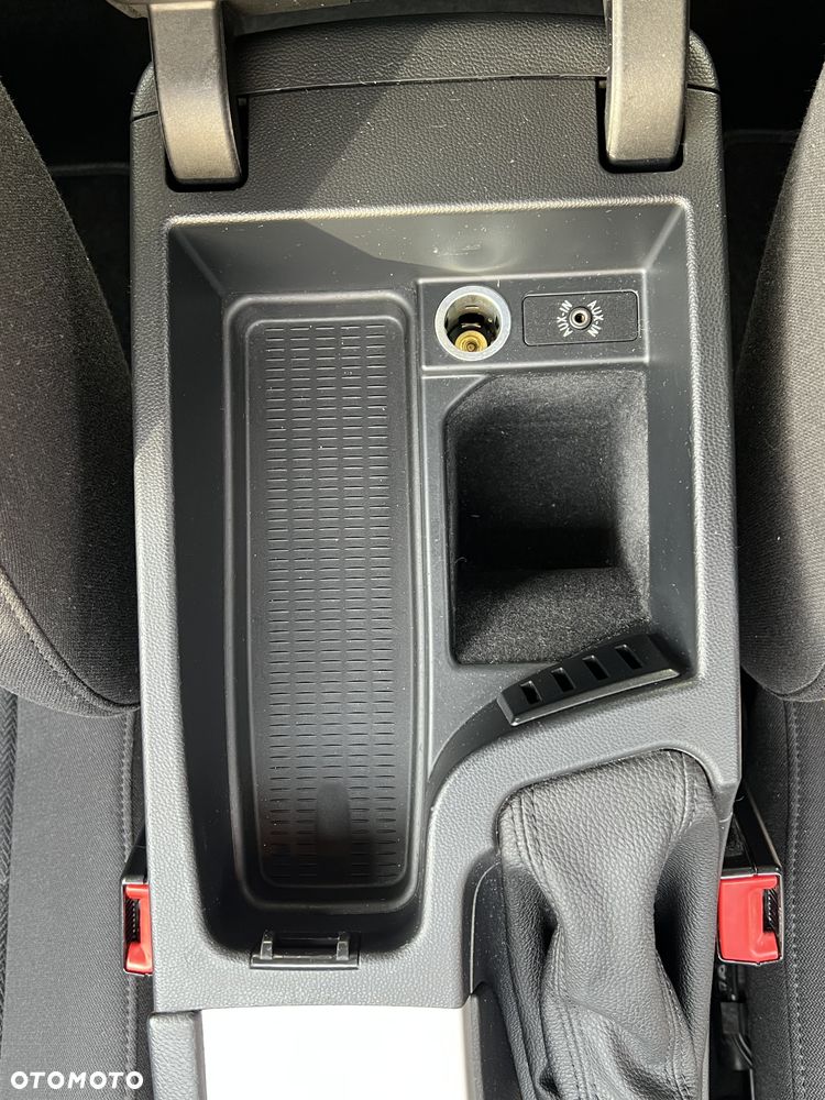 BMW Seria 3 318d - 16