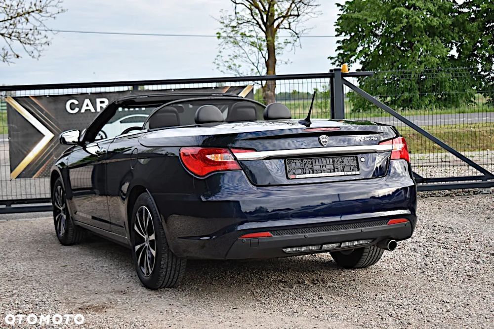 Chrysler 200 - 17