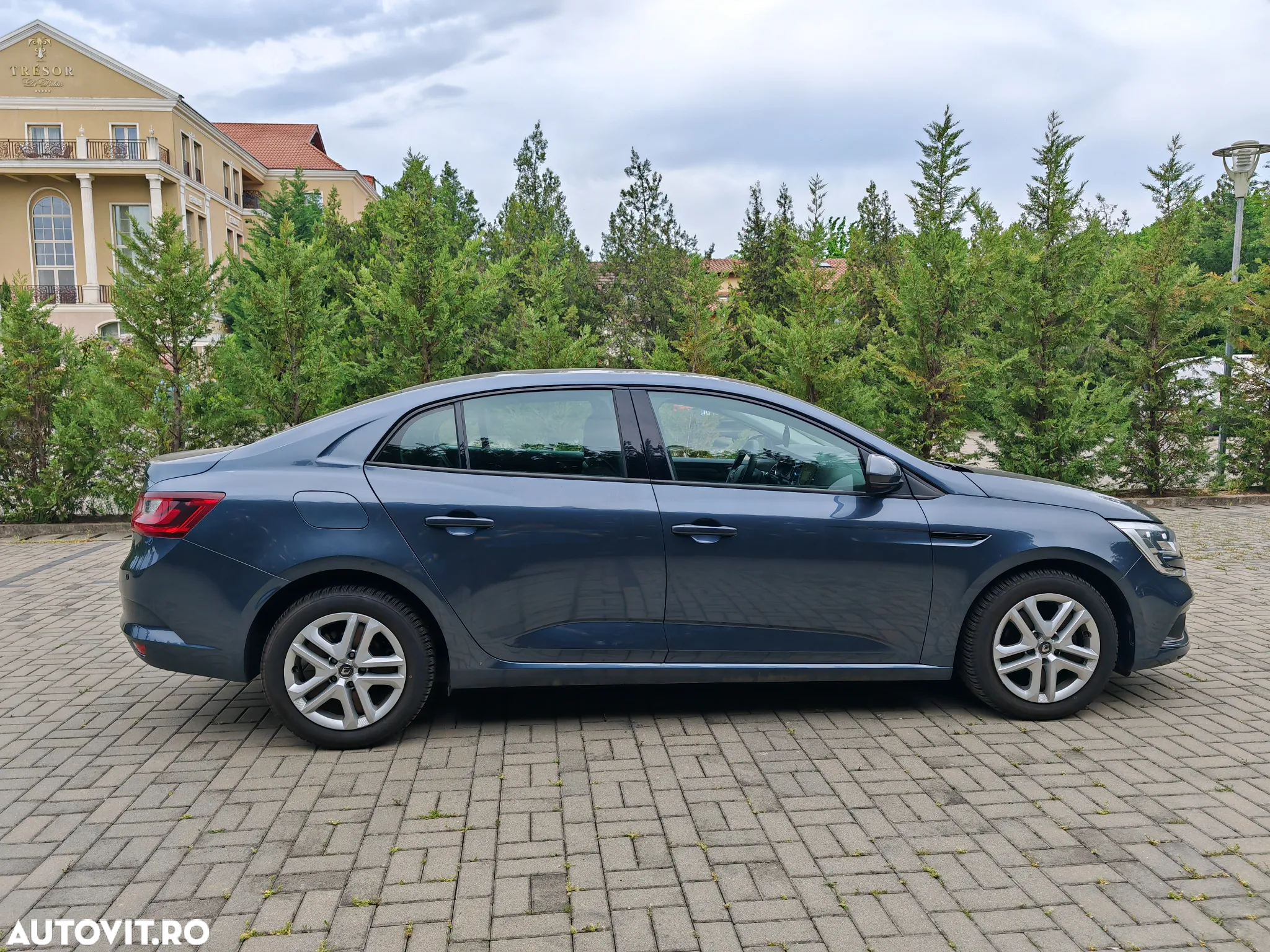 Renault Megane BLUE dCi Business - 13