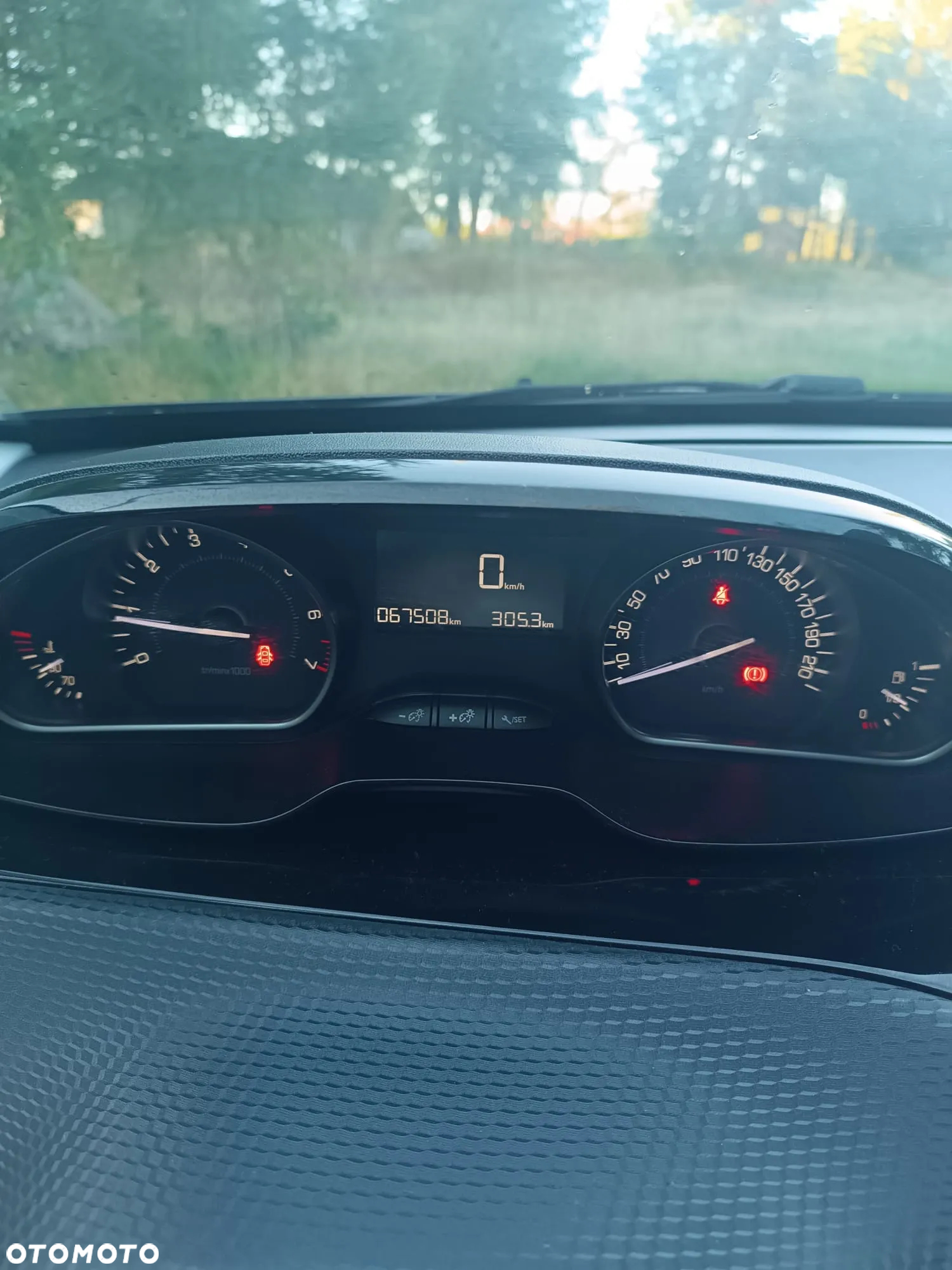 Peugeot 2008 1.2 Pure Tech GPF Signature S&S - 2