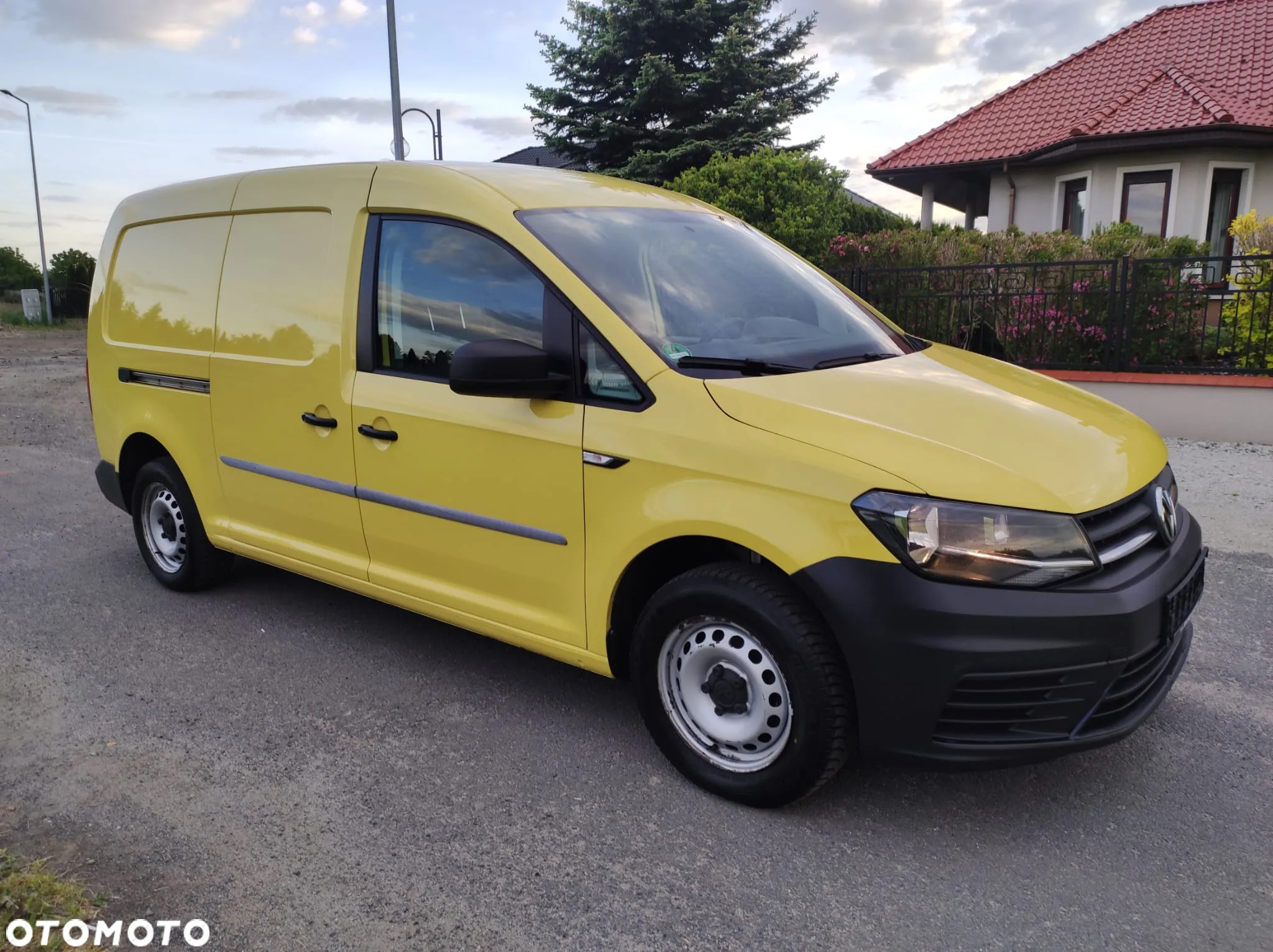 Volkswagen Caddy Maxi - 4