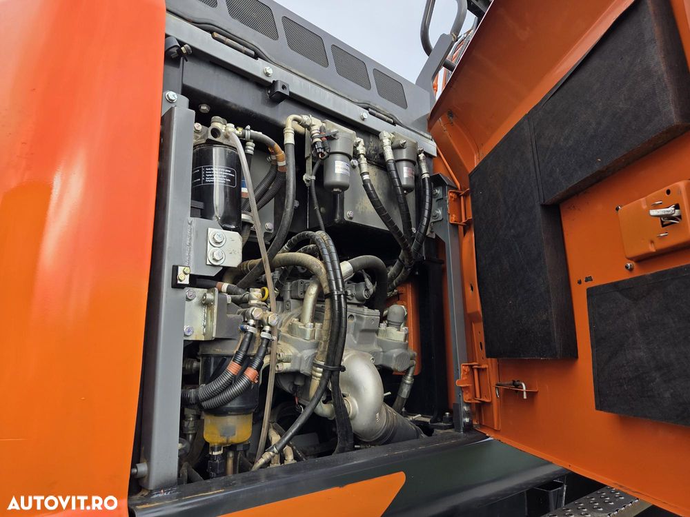 Hitachi PE ROTI, 20t, Cupa NOUA 1,2mc, 2022, 4.565h, LAMA NIVELARE si CALE, inst picon pe brate, consum mediu 7 litri pe ora, Ad sapare 6m, ridica 7 tone, latime 2,49m, Inst picon, camera spate, camere laterale, ULTIMA GENERATIE seria 7,  PROMOTIE-116.900Eur - 34