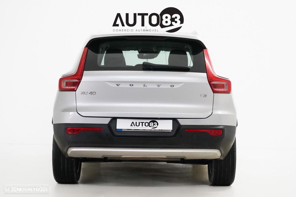 Volvo XC 40 1.5 T3 Momentum Tech Edition - 4