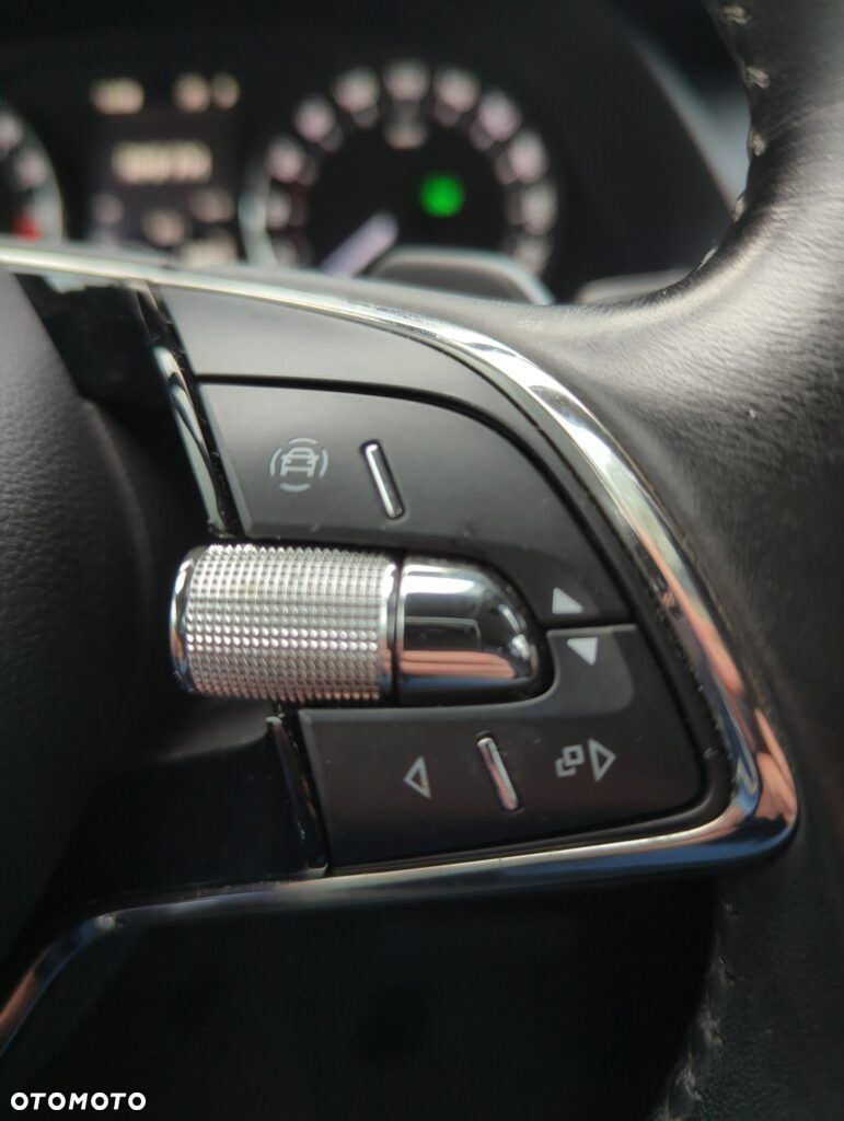 Skoda Octavia 2.0 TDI Ambition DSG - 23