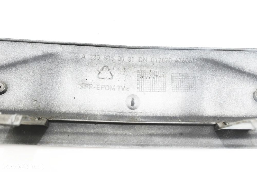 Podkładka pod tablicę rejestracyjną przód blenda Mercedes SL R230 W230 Euro - 4