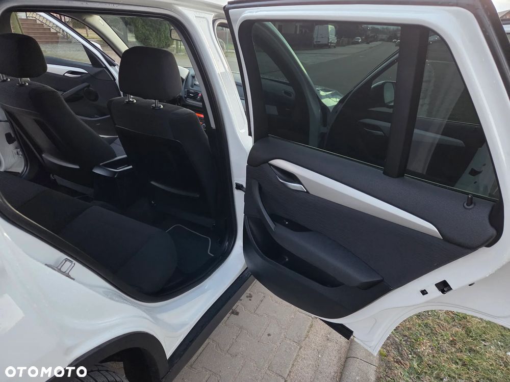 BMW X1 xDrive18d xLine - 23