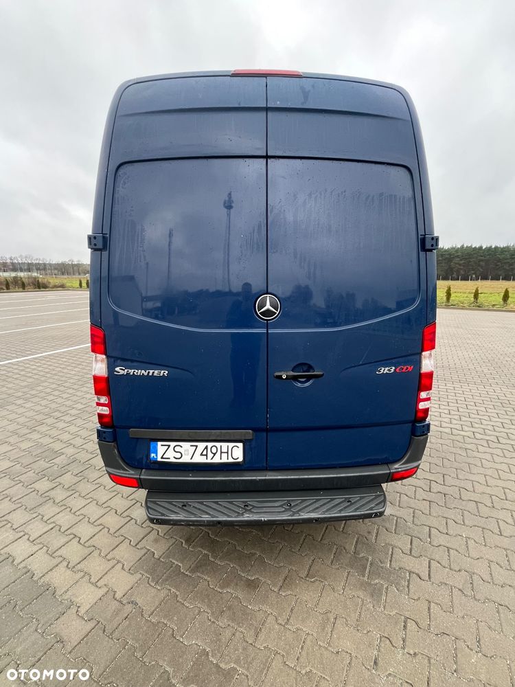 Mercedes-Benz Sprinter - 5