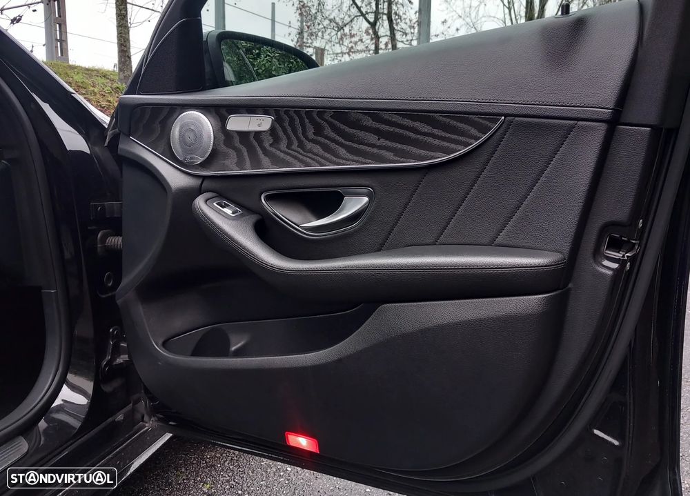 Mercedes-Benz C 300 h AMG Line - 34