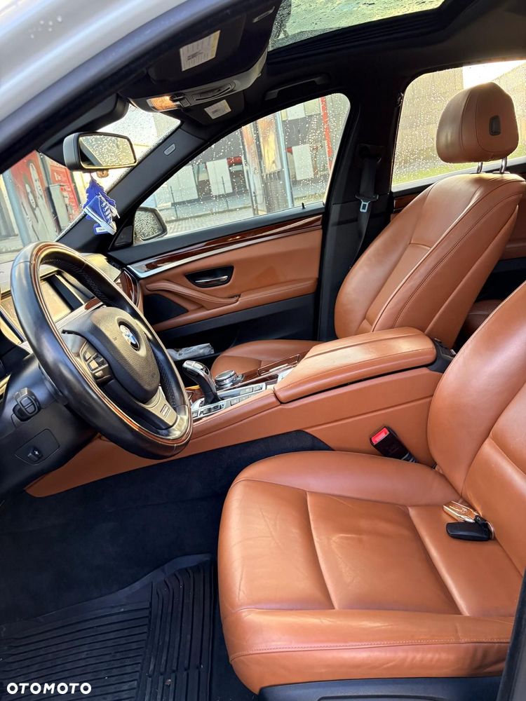BMW Seria 5 535i xDrive Sport-Aut Luxury Line - 17