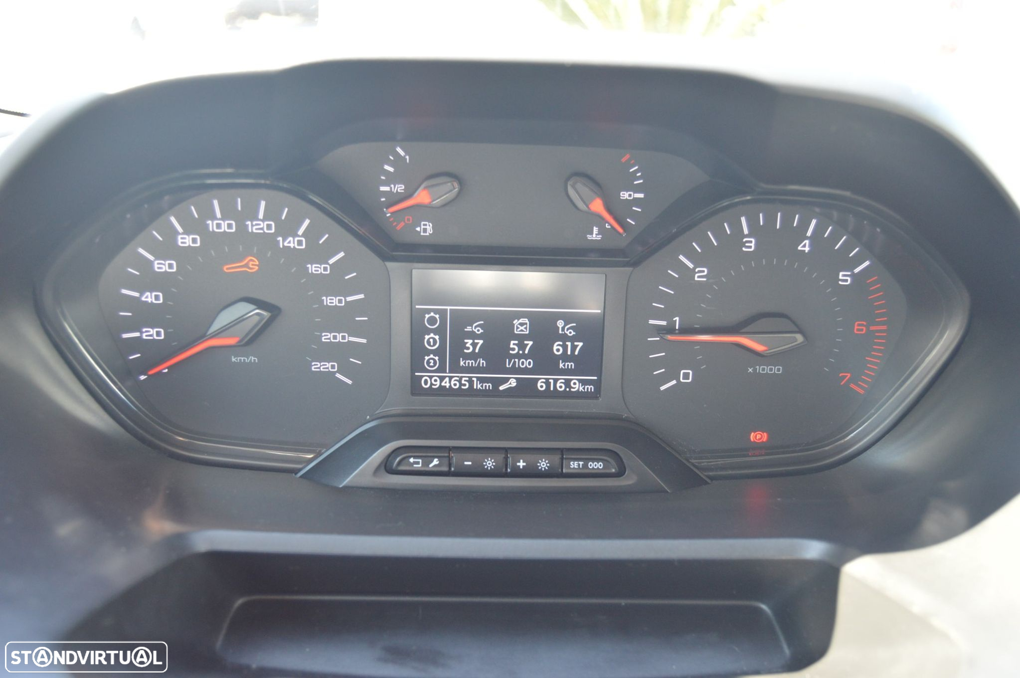 Peugeot Partner 1,5 Bluehdi Asphalt Longa - 26