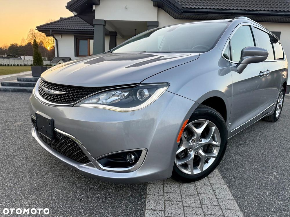 Chrysler Pacifica - 3