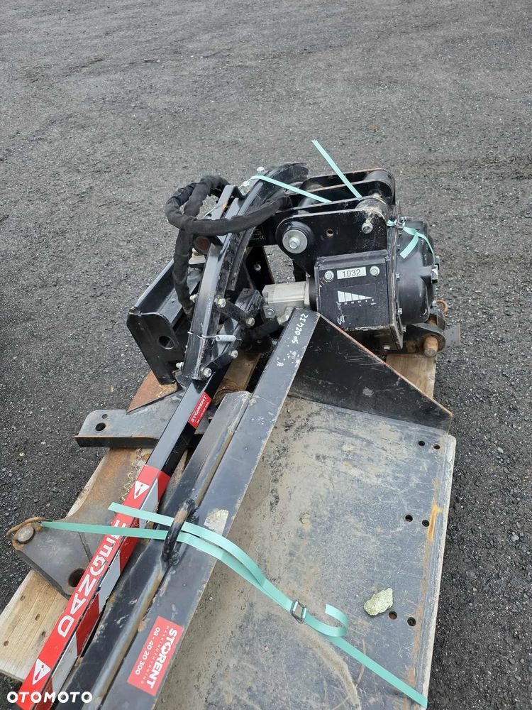 Ditch Witch R300 - 18