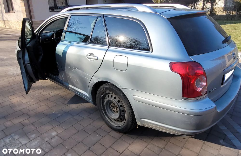 Toyota Avensis 1.8 VVT-i Combi - 7