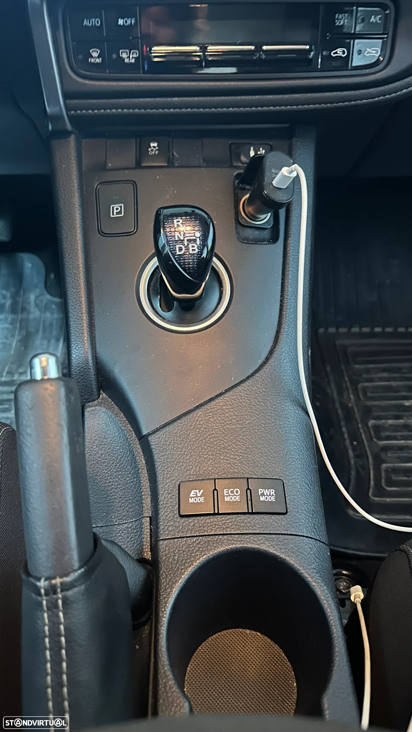 Toyota Auris 1.8 HSD Sport - 11