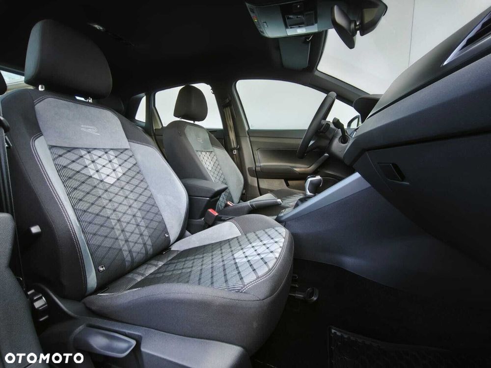 Volkswagen Polo 1.0 TSI R-Line DSG - 19