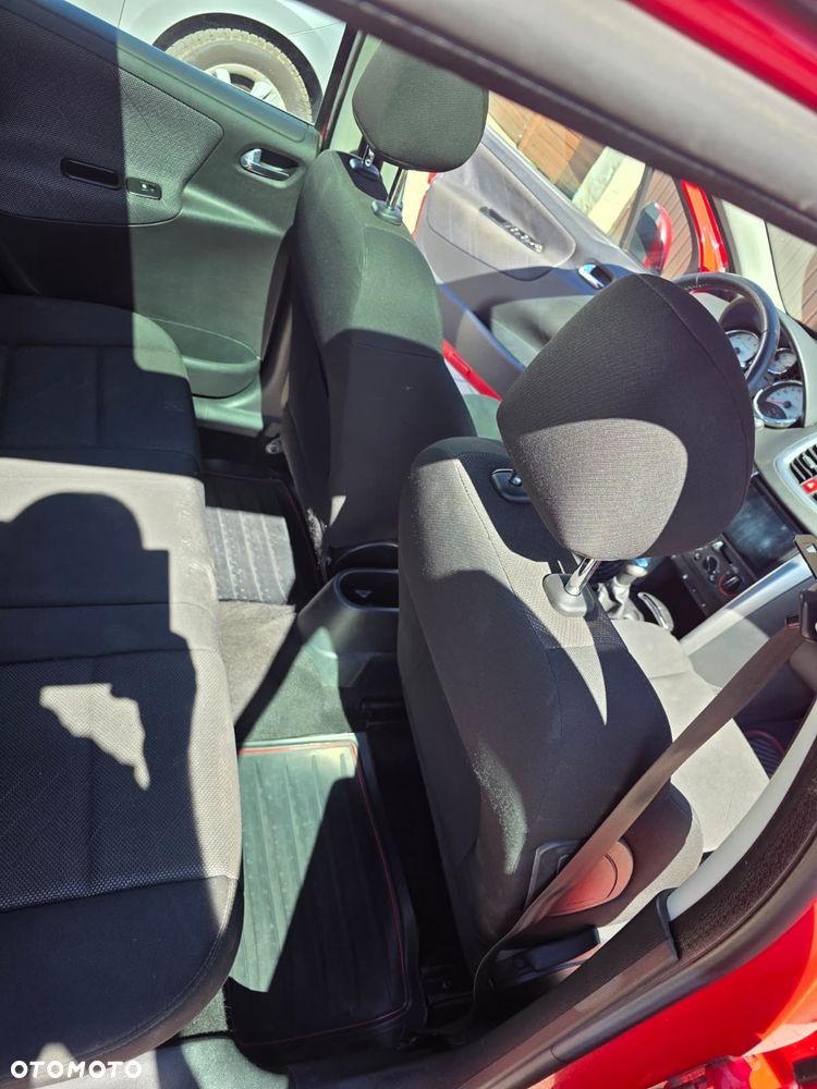 Peugeot 207 1.4 - 9