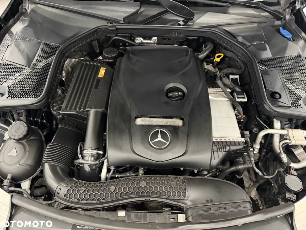Mercedes-Benz Klasa C 300 7G-TRONIC - 23