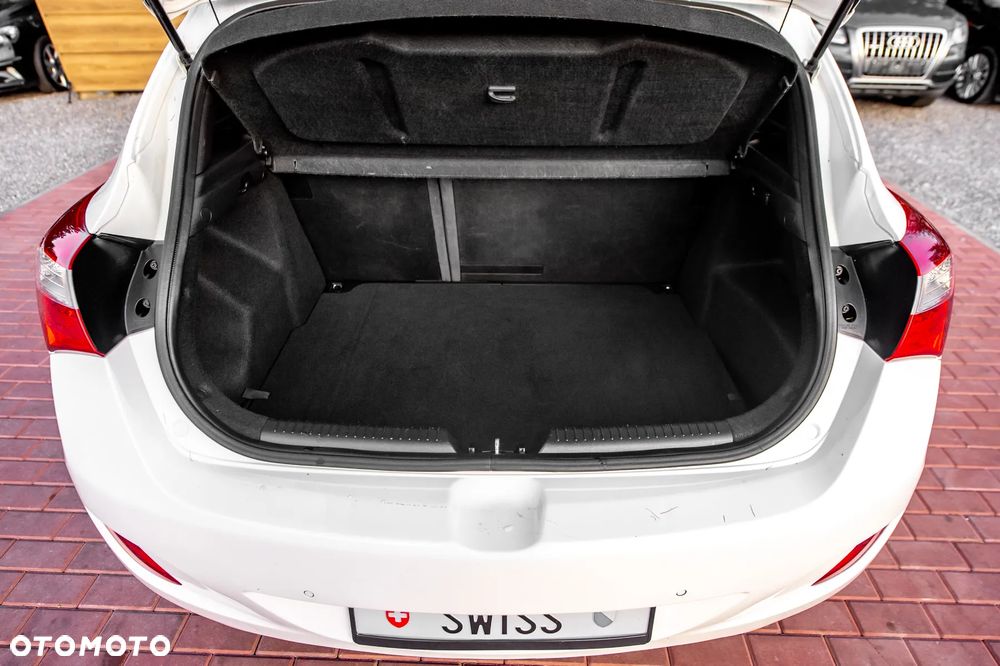 Hyundai i30 1.6 Automatik Trend - 14