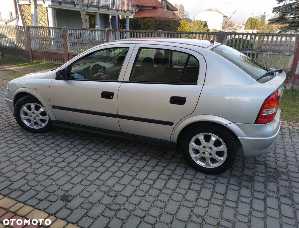 Opel Astra - 11