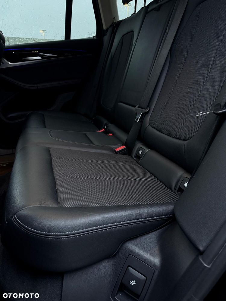 BMW X3 xDrive20d - 16