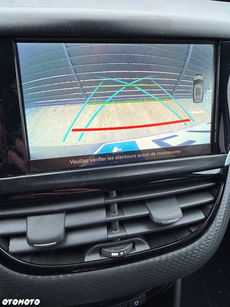 Peugeot 2008 PureTech 130 EAT8 GT Pack - 19