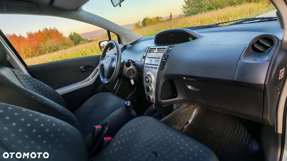 Toyota Yaris 1.0 VVT-i Sol - 21