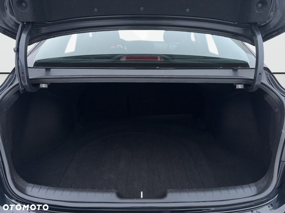 Hyundai Elantra 1.6 Smart CVT - 9