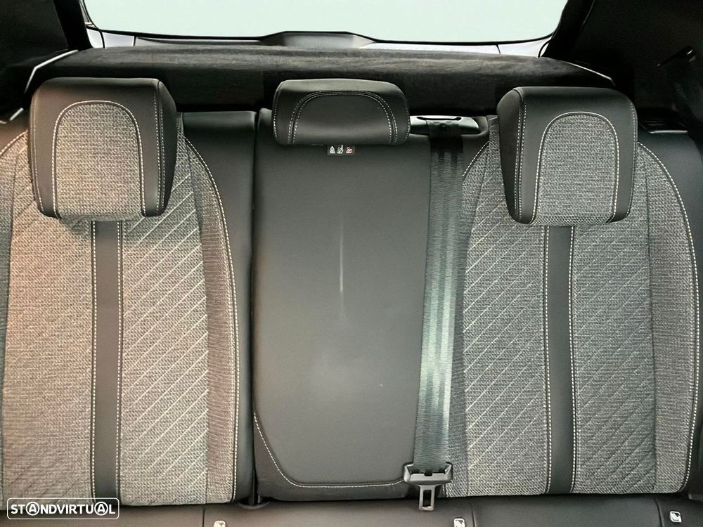 Peugeot 2008 1.2 PureTech Allure - 17