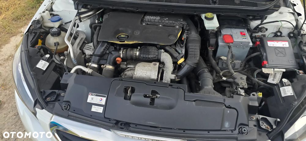 Peugeot 308 1.6 BlueHDi Allure S&S - 29