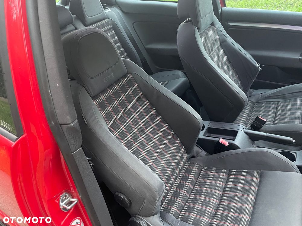 Volkswagen Golf - 13