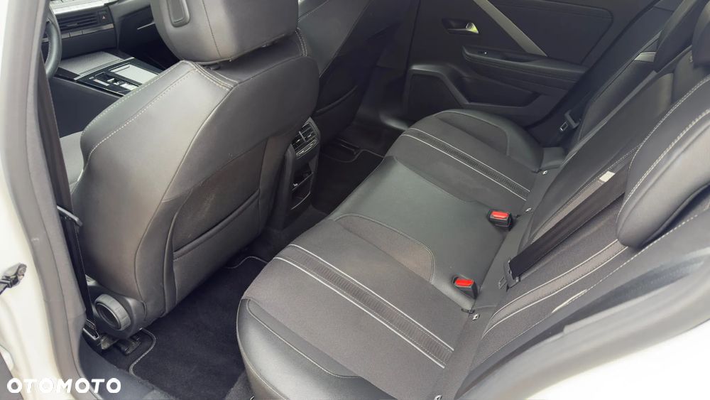 Opel Astra 1.6 T Plug-in Hybrid GS - 20